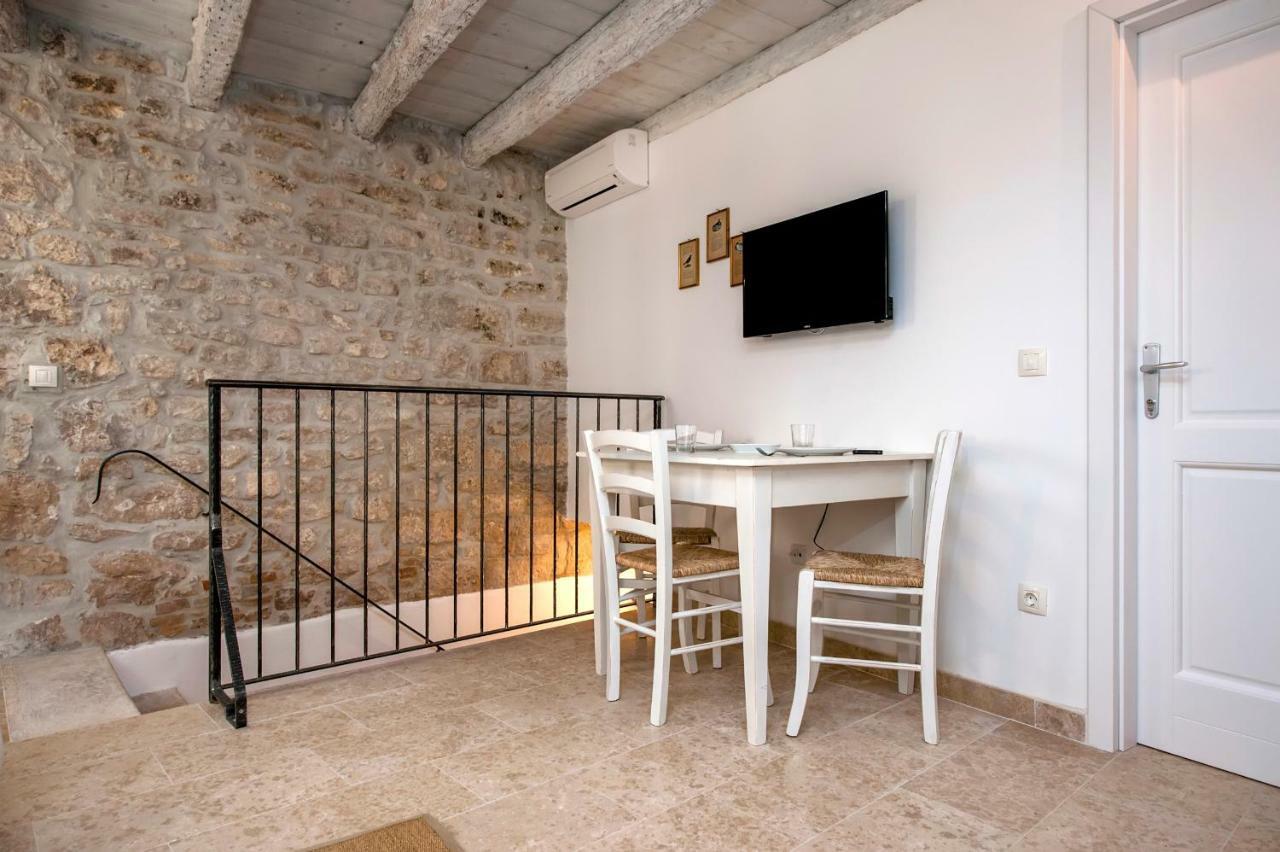 Apartments Casa Roccia Bianca Ρόβινι Εξωτερικό φωτογραφία